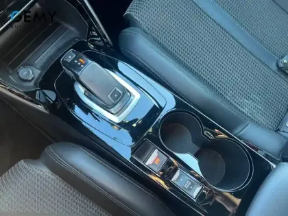 Photo 17 Peugeot 2008  PureTech 130 S&S EAT8