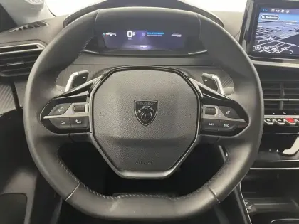 Photo 22 Peugeot 208  Hybrid 100 e-DCS6