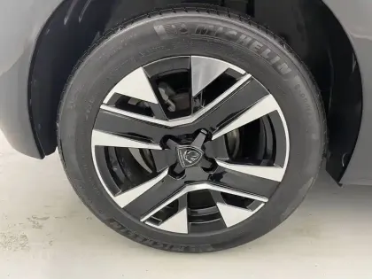 Photo 18 Peugeot 208  Hybrid 100 e-DCS6