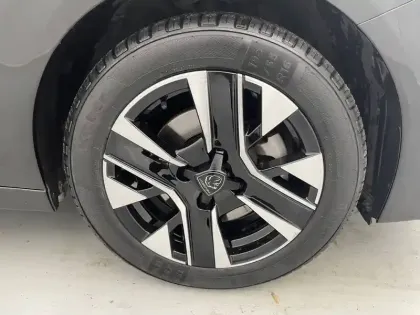 Photo 17 Peugeot 208  Hybrid 100 e-DCS6