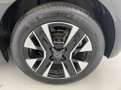 Photo 15 Peugeot 208  Hybrid 100 e-DCS6