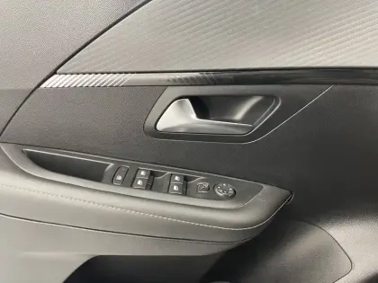 Photo 27 Peugeot 208  Hybrid 100 e-DCS6