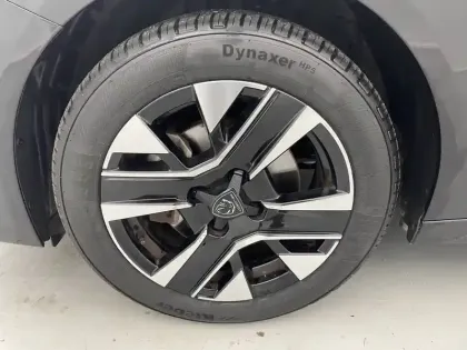 Photo 16 Peugeot 208  Hybrid 100 e-DCS6