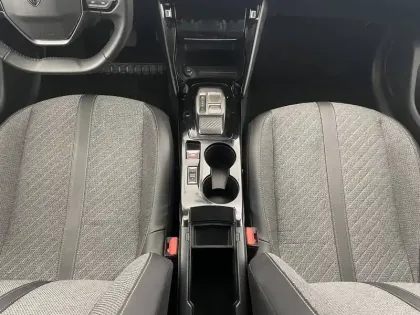 Photo 29 Peugeot 208  Hybrid 100 e-DCS6