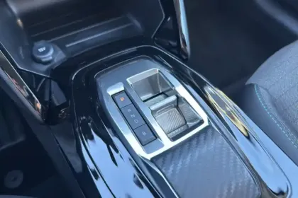 Photo 21 Peugeot 208  Electrique 50 kWh 136ch