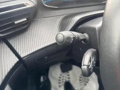 Photo 43 Peugeot 2008  Moteur électrique 136 ch