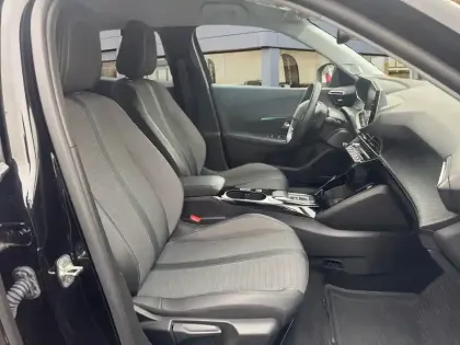 Photo 13 Peugeot 2008  Moteur électrique 136 ch