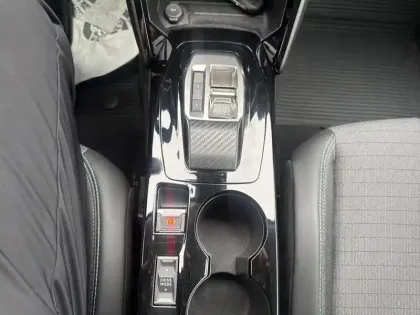 Photo 47 Peugeot 2008  Moteur électrique 136 ch