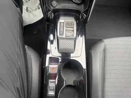 Photo 11 Peugeot 2008  Moteur électrique 136 ch