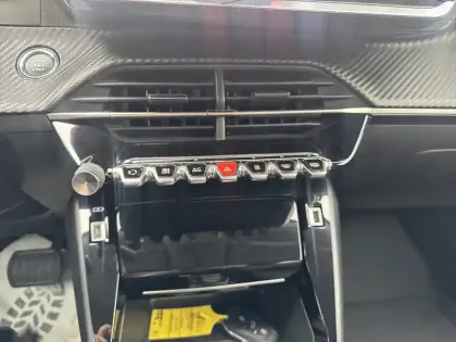 Photo 42 Peugeot 2008  Moteur électrique 136 ch