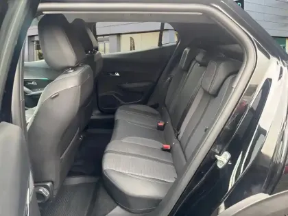 Photo 12 Peugeot 2008  Moteur électrique 136 ch