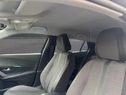 Photo 24 Peugeot 2008  Moteur électrique 136 ch