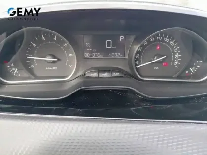 Photo 14 Peugeot 2008  PureTech 110ch S&S EAT6