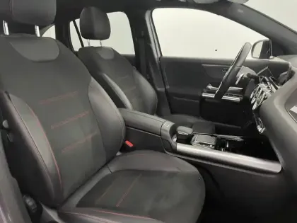 Photo 28 Mercedes GLA  250 e 8G-DCT