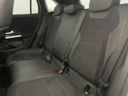 Photo 15 Mercedes GLA  250 e 8G-DCT