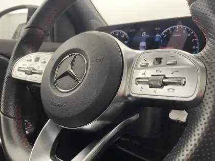 Photo 24 Mercedes GLA  250 e 8G-DCT