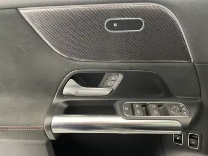 Photo 27 Mercedes GLA  250 e 8G-DCT