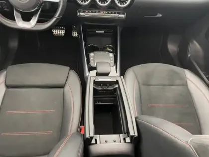 Photo 29 Mercedes GLA  250 e 8G-DCT