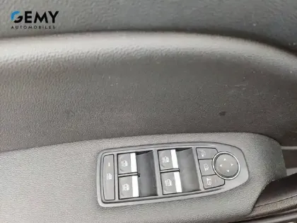 Photo 11 Renault Captur  TCe 140 - 21