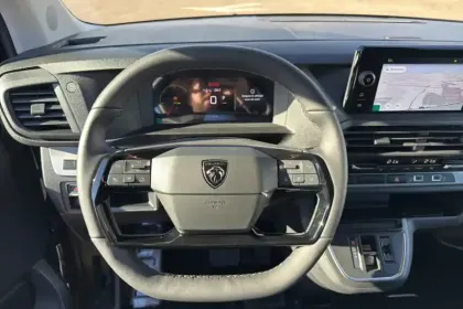 Photo 14 Peugeot Expert  CA FIXE M BLUEHDI 180 S&S EAT8