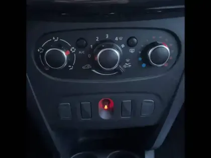 Photo 21 Dacia Sandero  Blue dCi 95