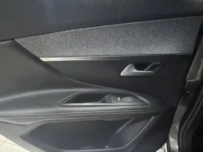 Photo 18 Peugeot 3008  1.2 Puretech 130ch S&S BVM6