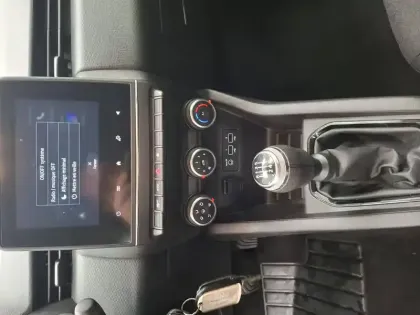 Photo 36 Renault Clio  SOCIETE BLUE DCI 100 - 21N