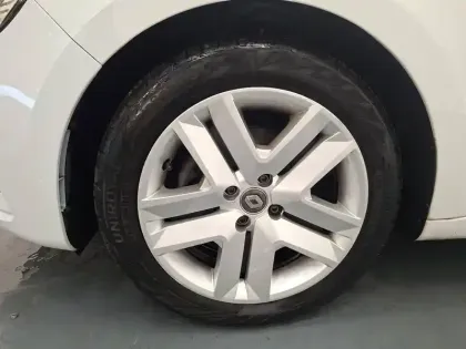 Photo 12 Renault Clio  SOCIETE BLUE DCI 100 - 21N