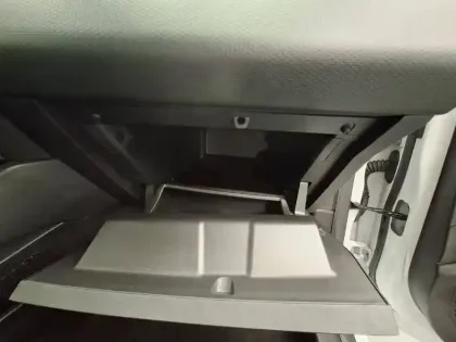 Photo 20 Renault Clio  SOCIETE BLUE DCI 100 - 21N