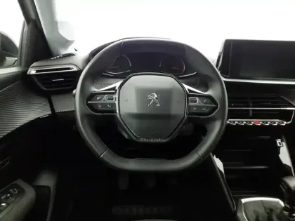 Photo 11 Peugeot 208  PureTech 100 S&S BVM6
