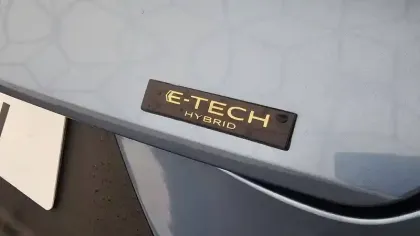 Photo 14 Renault Symbioz  E-Tech full hybrid 145