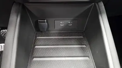 Photo 33 Renault Symbioz  E-Tech full hybrid 145