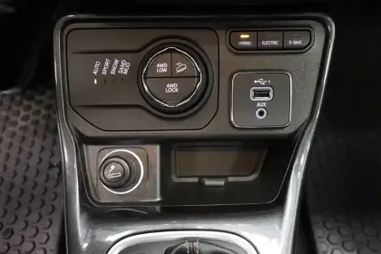 Photo 23 Jeep Compass  1.3 GSE T4 190 ch PHEV AT6 4xe eAWD