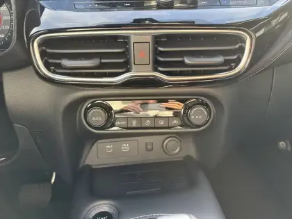 Photo 65 Nissan Juke  HYBRID 143