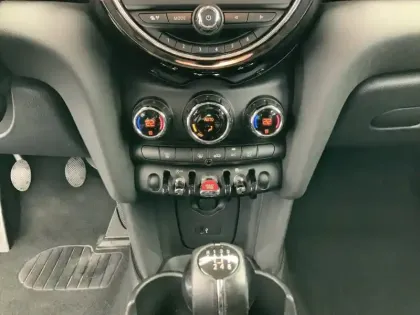 Photo 11 Mini Mini Hatch 5 Portes One 102 ch