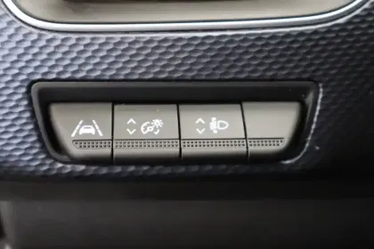 Photo 31 Renault Arkana  mild hybrid 140 EDC FAP - 22