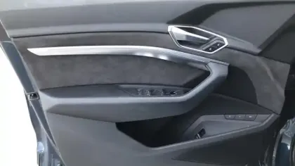 Photo 13 Audi E-tron  55 quattro 408 ch