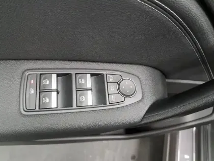 Photo 26 Renault Captur  E-Tech full hybrid 145