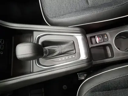 Photo 32 Renault Captur  E-Tech full hybrid 145