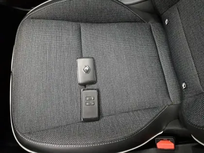 Photo 38 Renault Captur  E-Tech full hybrid 145