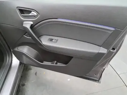 Photo 23 Renault Captur  E-Tech full hybrid 145