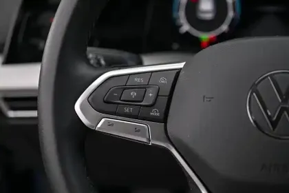 Photo 21 Volkswagen Golf  1.5 eTSI EVO2 116 DSG7