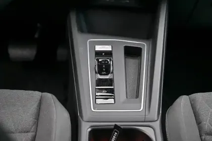 Photo 19 Volkswagen Golf  1.5 eTSI EVO2 116 DSG7