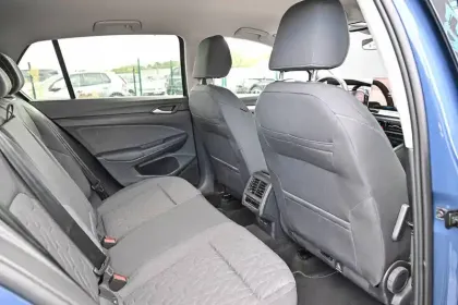 Photo 9 Volkswagen Golf  1.5 eTSI EVO2 116 DSG7