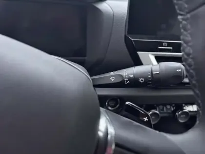 Photo 15 Citroën C4  Hybride 145 e-DCS6