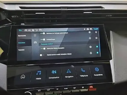 Photo 21 Peugeot 408  PHEV 180 e-EAT8