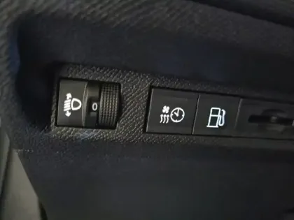 Photo 27 Peugeot 408  PHEV 180 e-EAT8