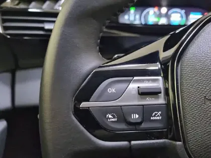 Photo 25 Peugeot 408  PHEV 180 e-EAT8