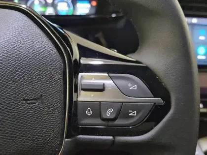 Photo 26 Peugeot 408  PHEV 180 e-EAT8