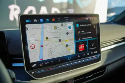 Photo 24 Volkswagen T-roc  1.5 eTSI EVO2 Hybrid 150 ch DSG7